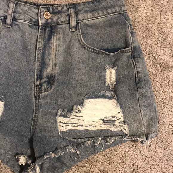 Shein High Waisted Mom Jean Shorts LightWash SZ M - Picture 3 of 7